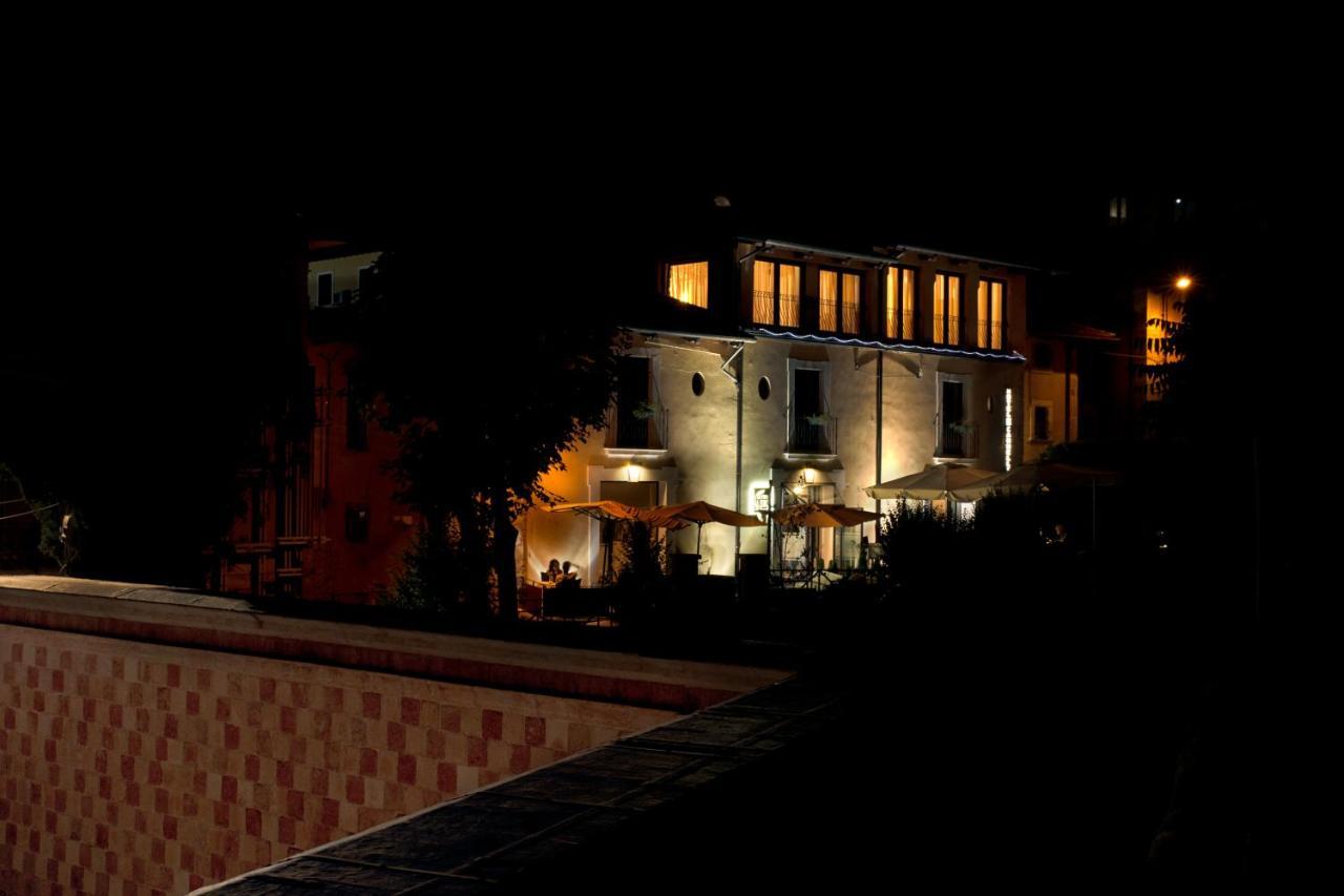 Hotel 99 Cannelle Л'Акуила Экстерьер фото
